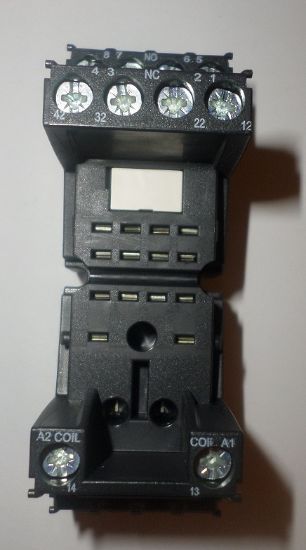 Picture of 4 Pole Relay Base